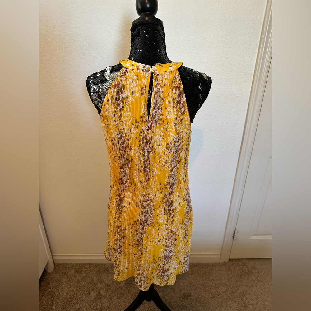 Yellow Razorback Floral Printer Dress - Picture 2 of 3